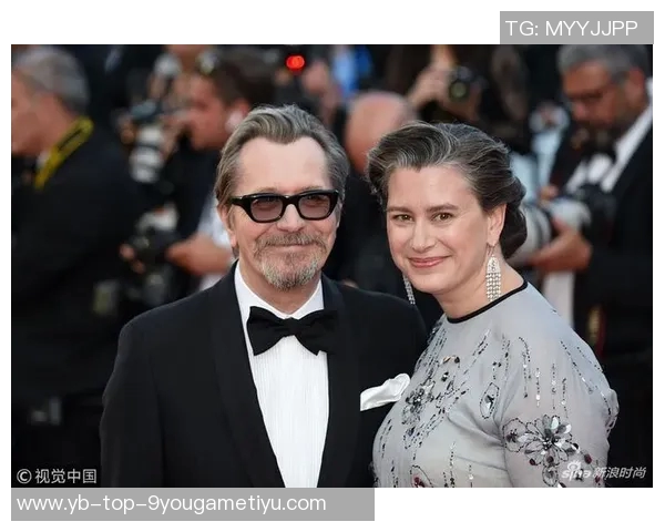 奥斯卡昏厥后首次公开亮相重返训练中心祝早日康复 奥斯卡昏厥后首次公开亮相重返训练中心祝早日康复